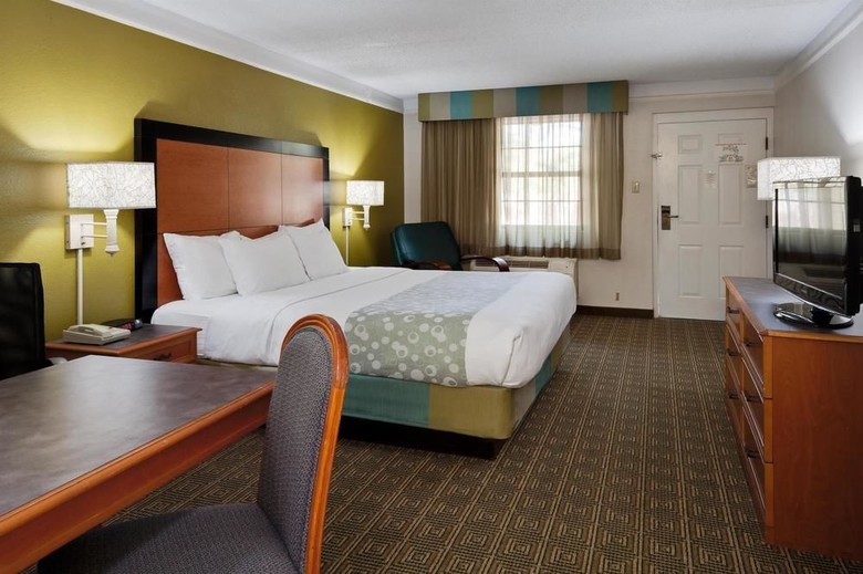 Hotel La Quinta Inn Airport West