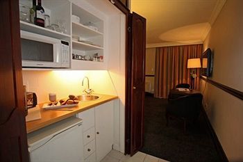 Court Classique Suite Hotel