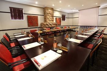Court Classique Suite Hotel