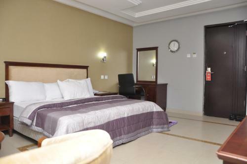Randekhi Royal Hotel - Gold Wing