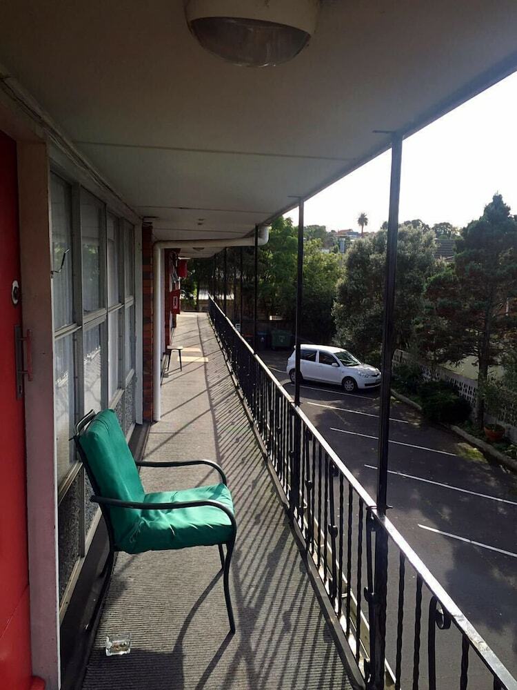 Greenlane Motor Inn