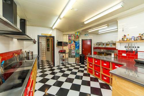 Sir Cedrics Tahuna Pod Hostel