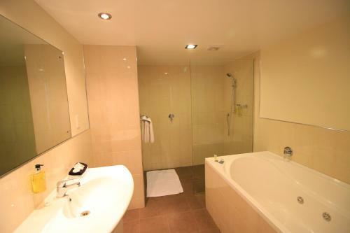 Fitzherbert Regency Motor Lodge