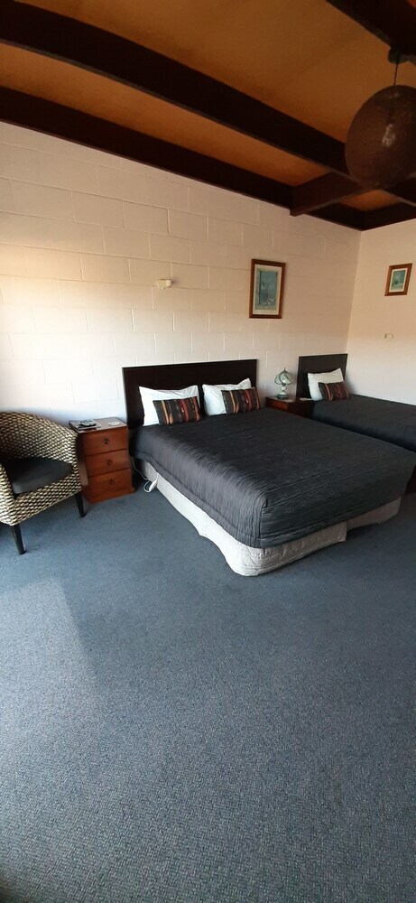 289 Midway Motel
