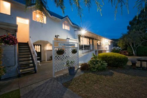 Waimarie On Riverside Motel & Apartments