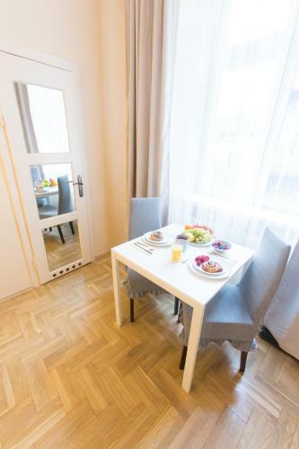 Apartments Roman