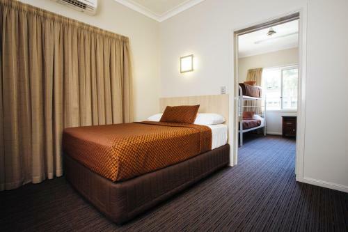 Hotel City Oasis Inn