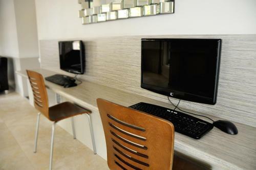 Hotel City Oasis Inn