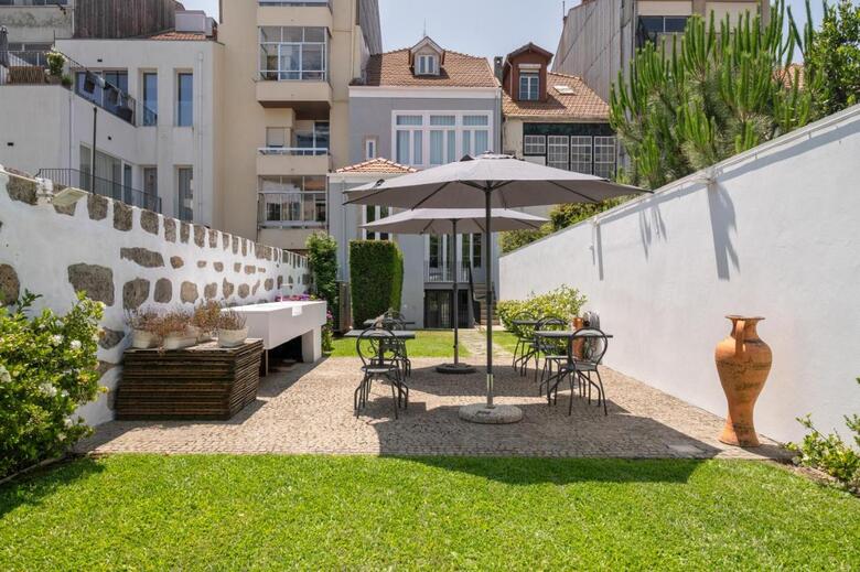 Bed & Breakfast Charming House Cedofeita