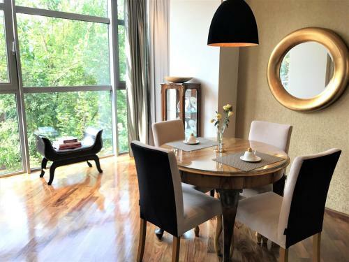 Luxury Apartments Mondrian Old Town