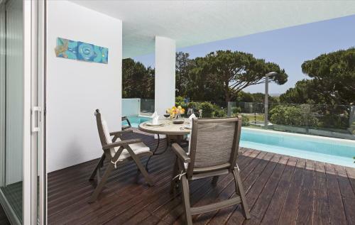 Sunny Lounge Apartment