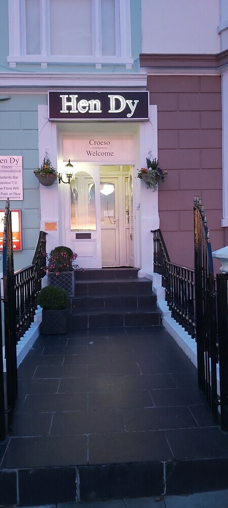 Hen Dy Hotel