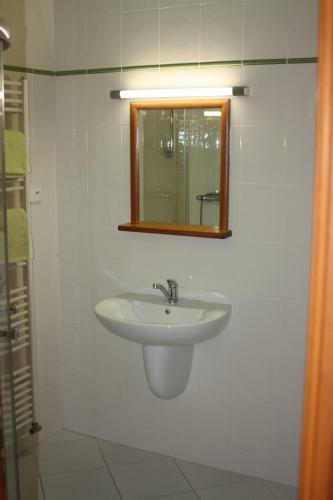 Hostal Penzion Pizzeria Italia Tel?