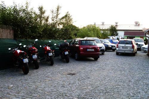 Hostal Penzion U He?m�nk? Volary