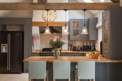 Three Little Pigs Luxury Cottage