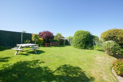 Dean Court Garden