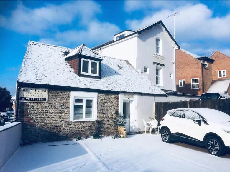 Hostal Arden House