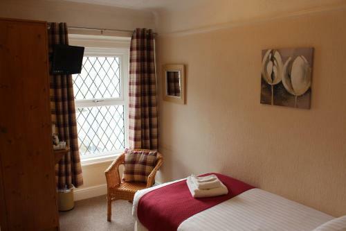 Hostal The Tudor Guest House