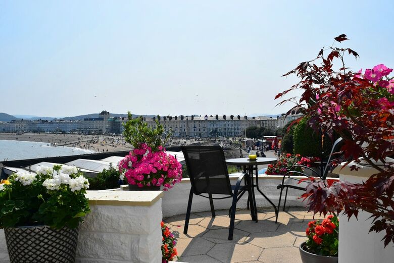 Bed & Breakfast The View Guest House