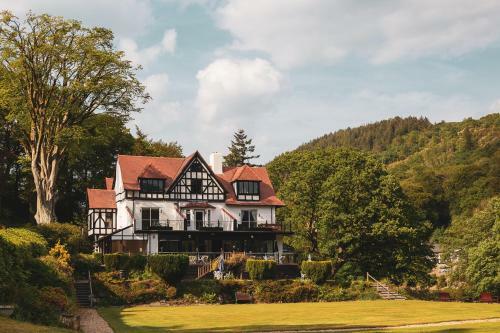 Craig-y-dderwen Riverside Hotel
