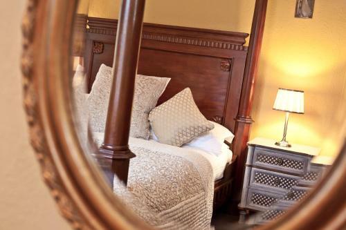 Hostal Chestnuts Guest House (adults Only)