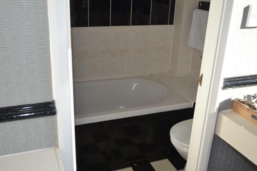Hostal Holmlea