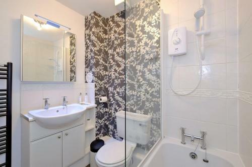 Fonthill Apartment