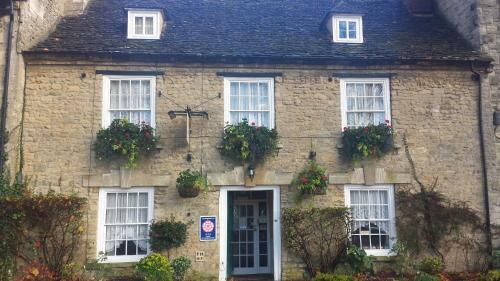 Hostal The Witney Guest House