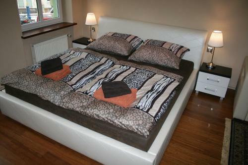 Sg Family Apartment