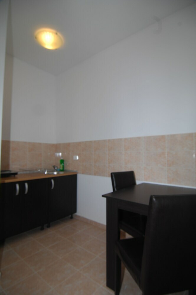 Main Square Apartments & More