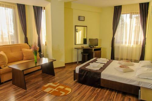 Hostal Hotel Coralis