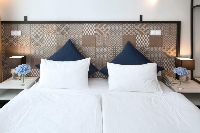 Malliott Bulvar Hotel
