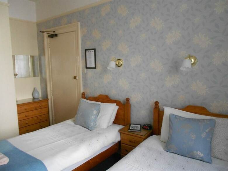 Hostal Cromwell House