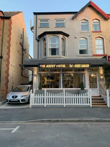 Hostal The Ascot Hotel