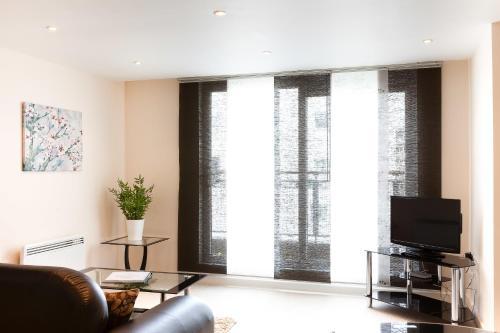 Paramount Apartments
