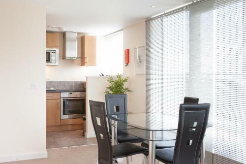 Paramount Apartments