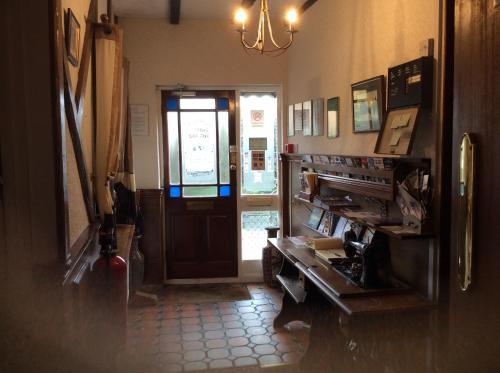 Hostal Admiral Guest House