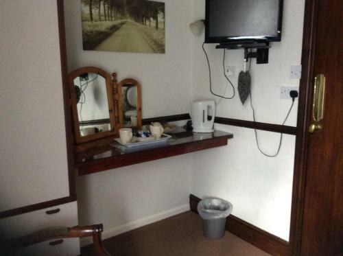 Hostal Admiral Guest House