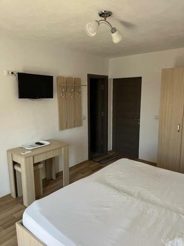 Hostal Vila Angi