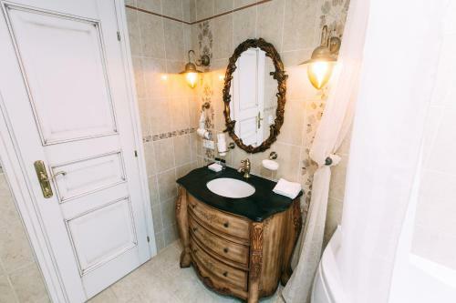 Russkiy Dvorik Boutique Hotel