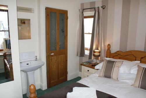 Hostal No.4 Guest House - Adults Only