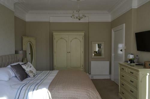 Hostal The Westbourne Guest House