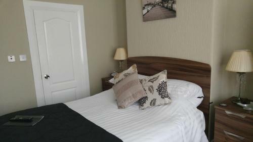 Hostal The Westbourne Guest House