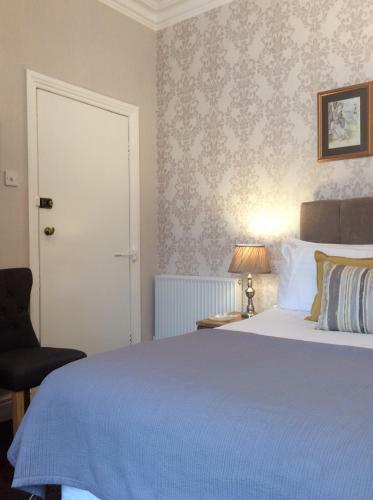 Hostal The Westbourne Guest House