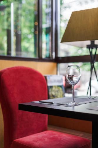 Raymond Hotel