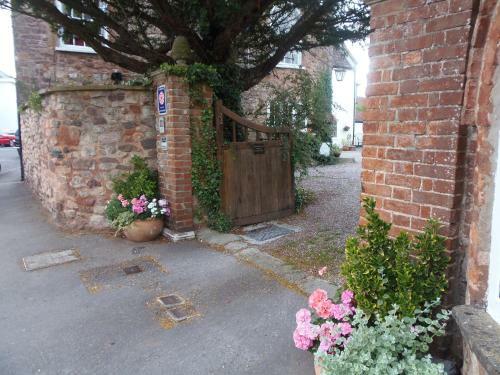 Hostal The Old House Cottages