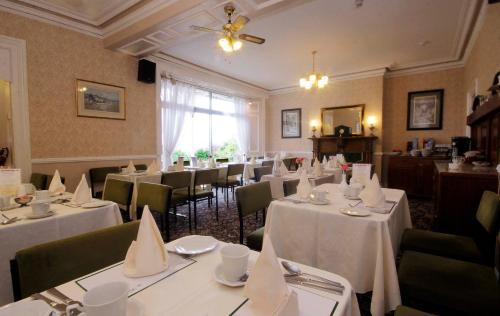 Hostal Warwick House