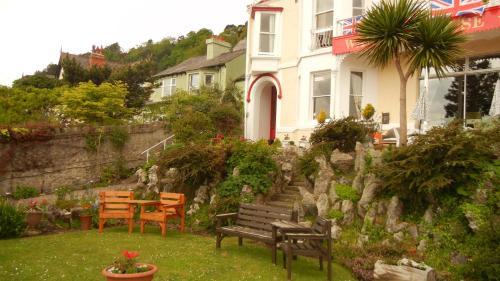 Hostal Warwick House