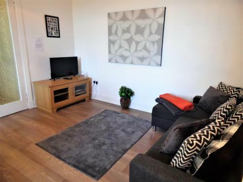 Signature - Cross View Apartment