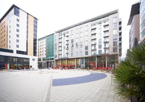 The Hub Serviced Apartments- Shortstay Mk